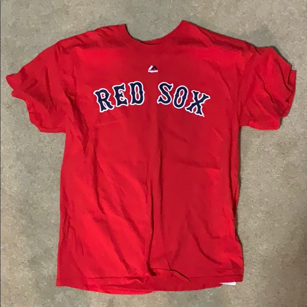 Boston Red Sox t-shirt.